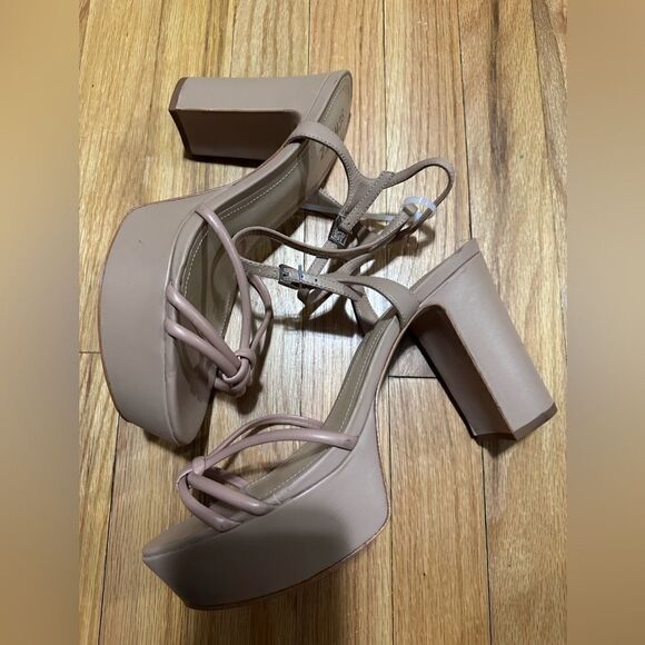 Schutz | Kelsie Platform Sandal - Picture 6 of 8